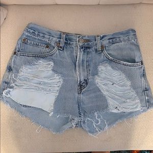 High wasted levi Jean shorts